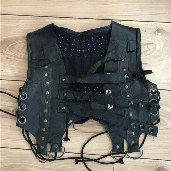 Bathory Leather studded Holster Vest - Picture 6 of 8